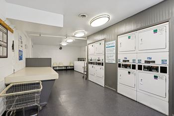 24-Hour laundry facilities